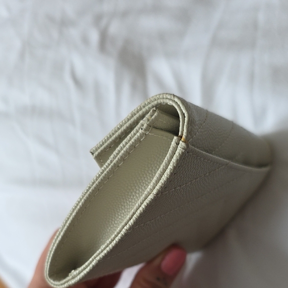 Yves Saint Laurent Beige Textured Wallet - Picture 4 of 5